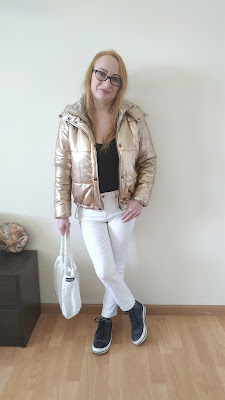 Outfit for spring with a winter jacket