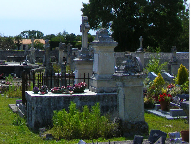 Moeze cemetery, Charente-Maritime, France. Photo by Loire Valley Time Travel.