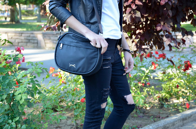 botines-chaqueta-perfecto-look-rockero-blogger-black-outfit-rock