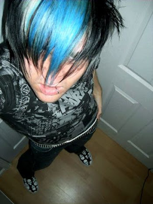 blue emo hairstyles