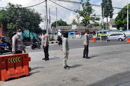 Polisi Perketat Perempatan Tingkir Selama PPKM Darurat di Kota Salatiga