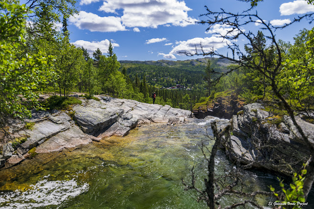 Ruta Brudesloret, descenso a Otta, en Rodane - Noruega, por El Guisante Verde Project