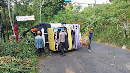  Truk Angkut Pohon Jagung Terguling di Pengadegan PurbaIingga 