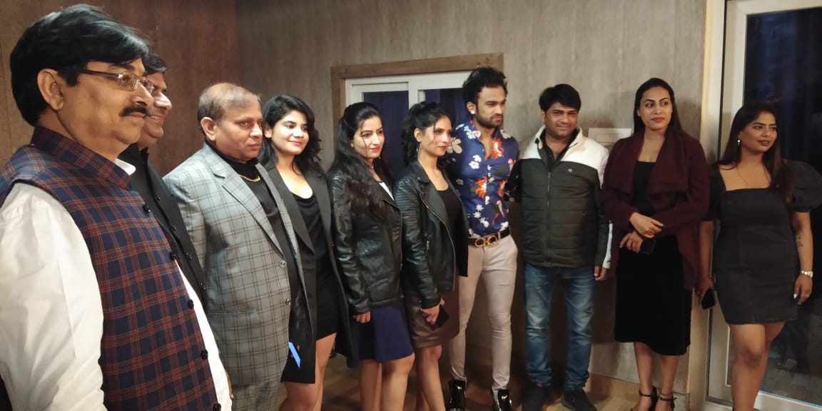 Sunny Waghchoure Gold Man Of India And Preeti Soni S Song Baavre Nain From The Film Banaras Ki Bride Shoot In Lucknow Sunny Waghchoure Gold Man Of India And Preeti Soni S Song Baavre Nain From The Film Banaras Ki Bride Shoot In Lucknow
