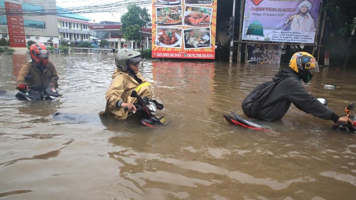 Sekda DKI: Banjir Dinikmati Saja, karena Tubuh Kita juga Terdiri dari Air, naviri.org, Naviri Magazine, naviri