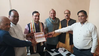 जौनपुर: राष्ट्रीय पुरस्कार विजेता उप जिलाधिकारी डॉ ज्ञान प्रकाश यादव का सम्मान  | #NayaSaveraNetwork