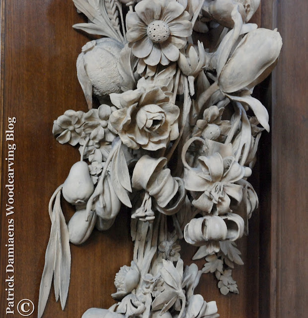 Grinling Gibbons houtsnijwerk in St James's kerk Piccadilly in London |  Hoog reliëf houtsnijwerk in lindehout.
