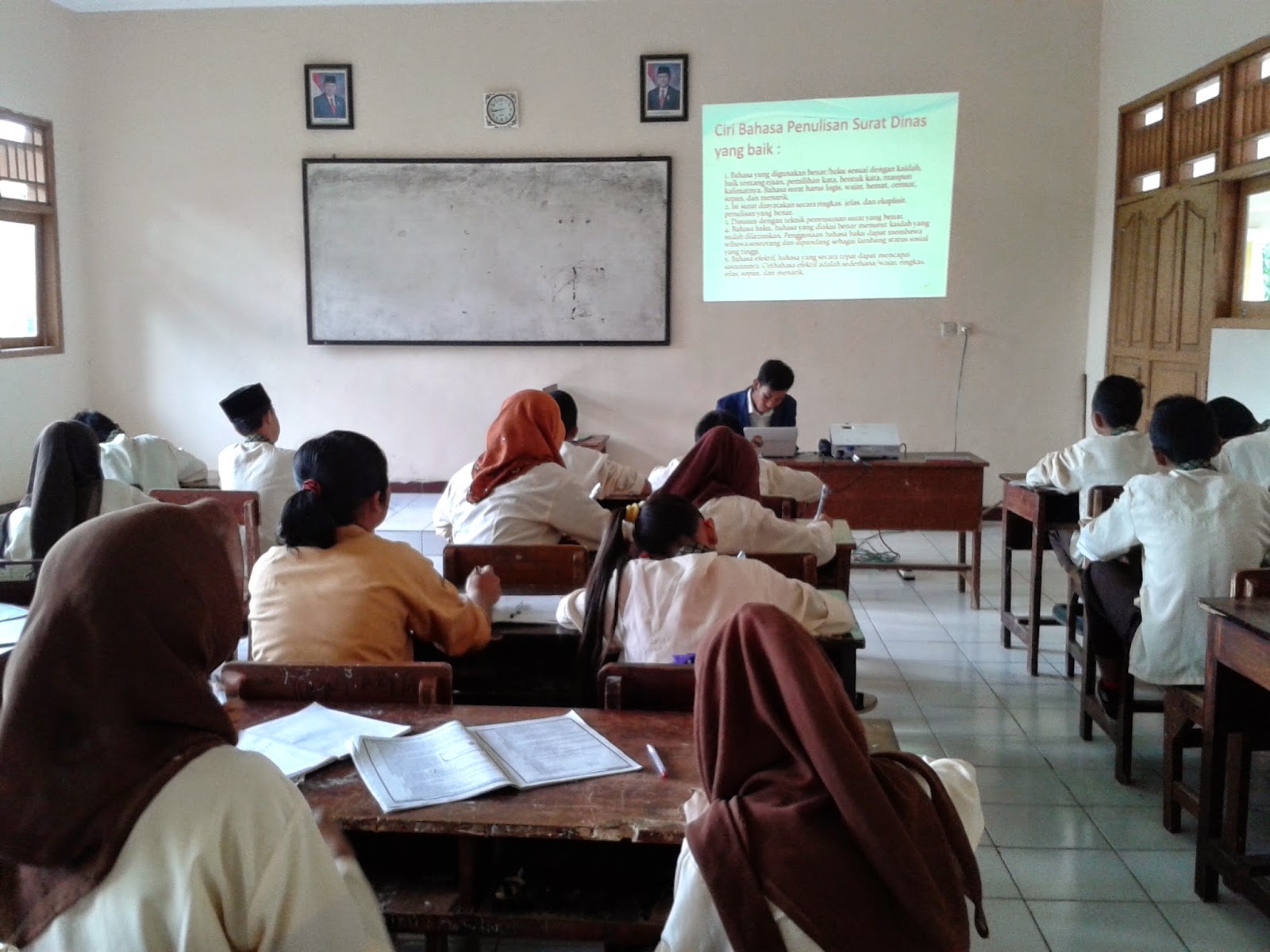 BAHAN AJAR SILABUS RPP DAN LKS BAHASA INDONESIA UNTUK KELAS IX SMP MTS 17 57 Unknown 1 ments