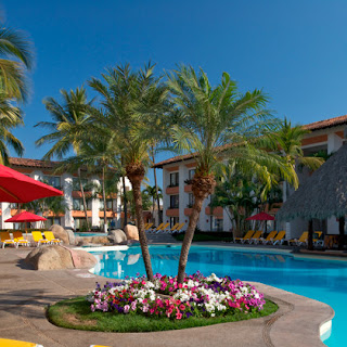 Paquetes de viajes a Puerto Vallarta Plaza Pelicanos Club Beach Resort vista del hotel 
