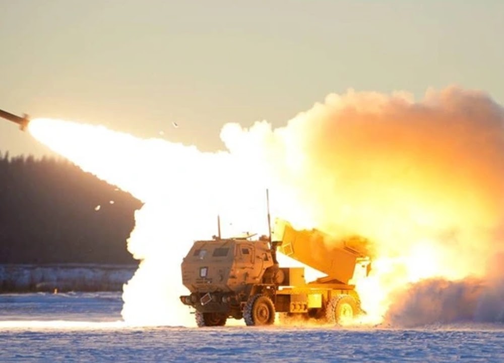 Căng thẳng Nga: Ukraine liên tục phóng HIMARS ngăn Nga sửa cầu huyết mạch ở Kherson