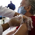 Prefeitura de Parnaíba realiza aplicação de 2ª dose da vacina contra COVID-19 em idosos acima de 90 anos.