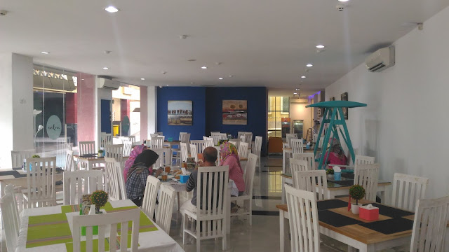 Laut Jawa, Restoran Laut Jawa, Resto Laut Jawa, Laut Jawa Resto, Laut Jawa Restoran, Laut, Jawa, Logo Laut Jawa, Logo Restoran Laut Jawa, Pintu depan Restoran Laut Jawa, Pintu Laut Jawa, Halaman Restoran Laut Jawa, Suasana Restoran Laut Jawa