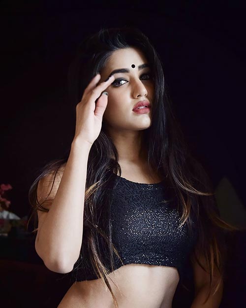 garima chaurasia hot indian model sexy body