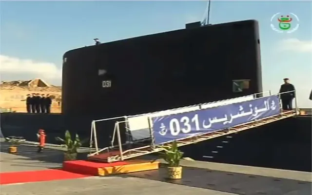 Submarino argelino mejorado de clase Kilo Ouarsenis (Fuente de la imagen: TV argelina)