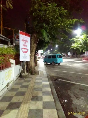 reklame-semarang-umbul-umbul-grand-opening-makaroni-ngehe-semarang