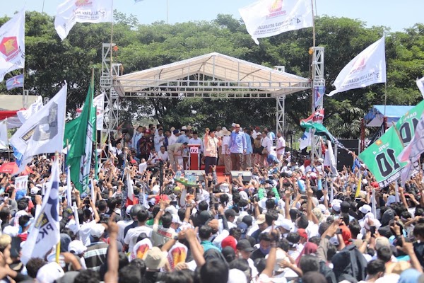 Gelorakan Semangat Rakyat, Prabowo Baca Sajak Karawang-Bekasi