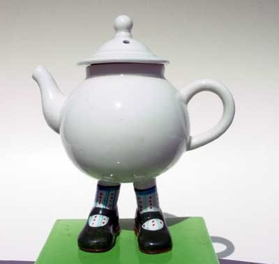 Legged Teapots and Cups