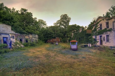 Abandoned Amusement Park in Kansas Seen On www.coolpicturegallery.us