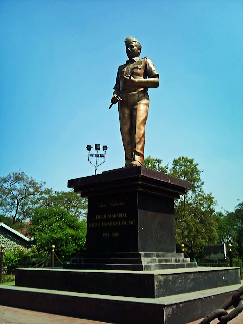 closeup of Field Marshal Manekshaw statue in Pune