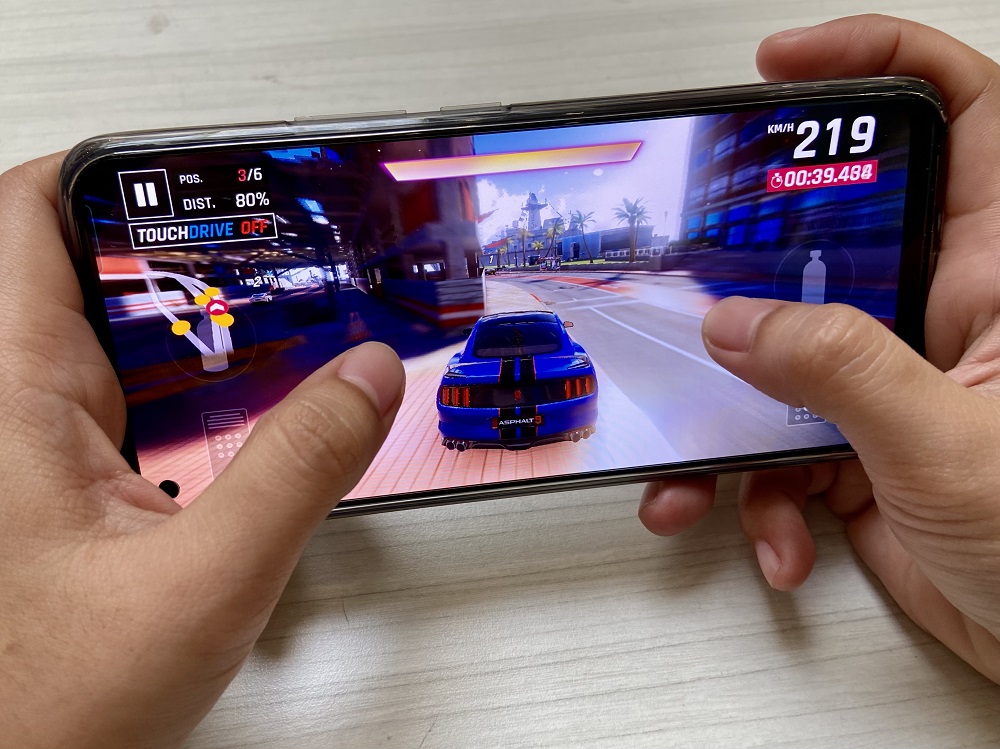 realme 8 Gaming - Asphalt 9: Legends