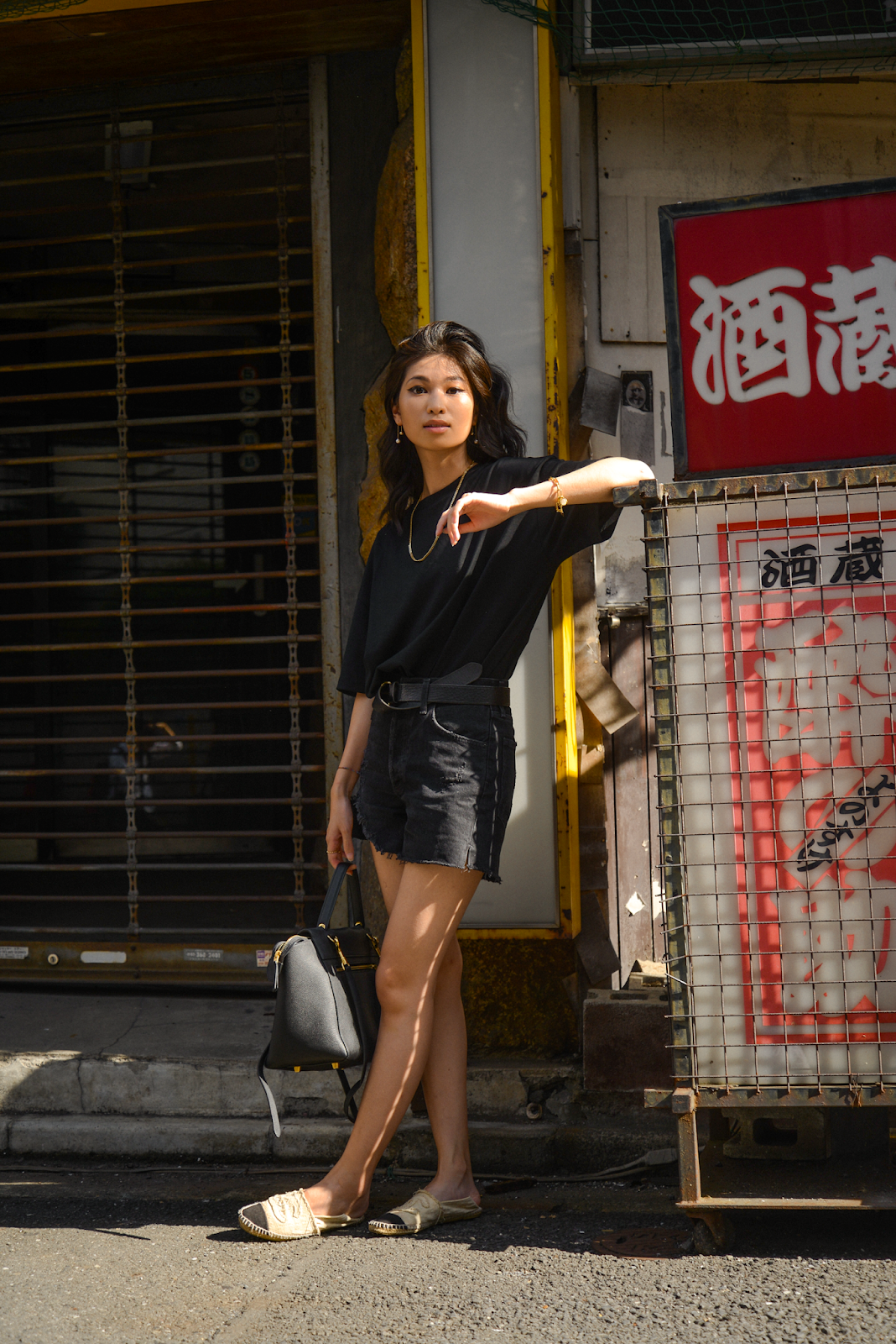 All black outfit ideas with denim shorts, oversized black tee, After Quarter-Life / 082019 - August Superpost on life after 25, outfits and travels by Van Le / FOREVERVANNY.com