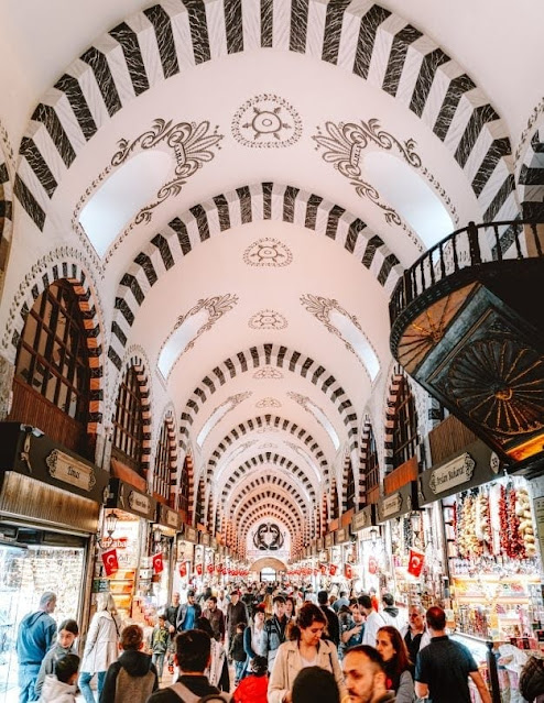 بازار البهارات المصرية أو سوق مصر في إسطنبول