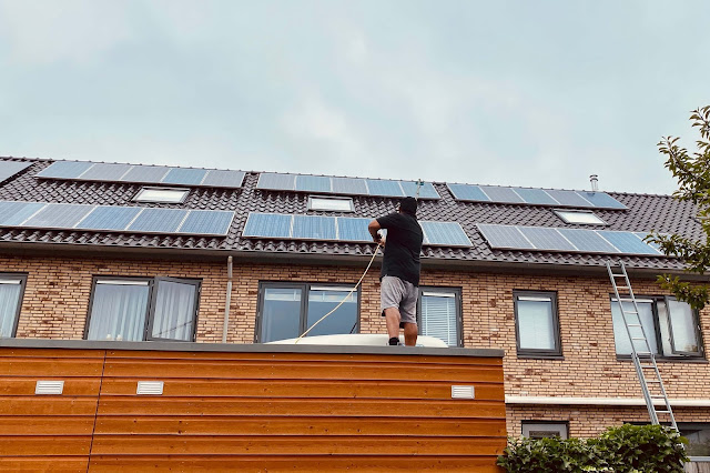 Zonnenpanelen schoonmaken