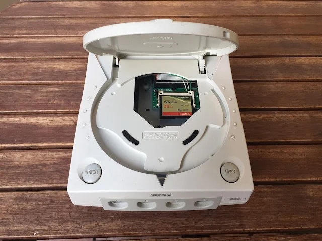 Dreamcast com a G1-ATA rodando SSD