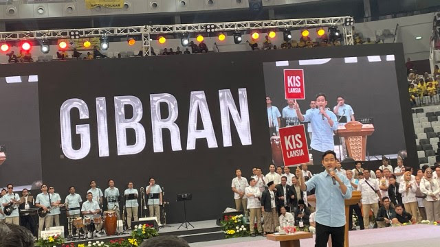 Pidato Pertamanya Disorot, Gibran Dinilai Arogan dan Belum Matang! Pidato Pertamanya Disorot, Gibran Dinilai Arogan dan Belum Matang!