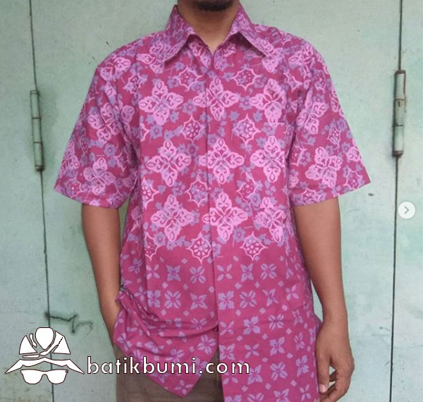 Kemeja Batik Motif Diamond Maroon