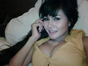 idegue-network.blogspot.com - Foto Hot || Wajah Kalem Nafsu Besar