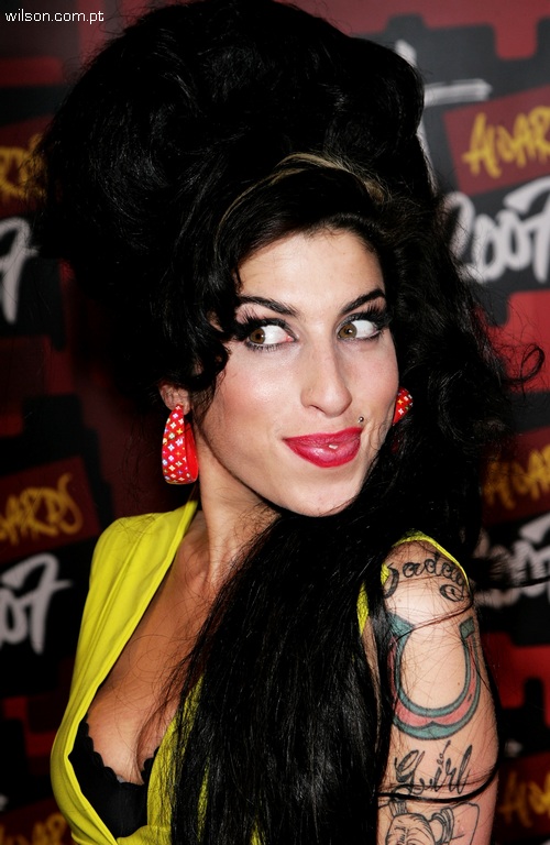 Amy Winehouse Hot Pictures 2011