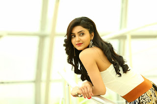 Actress Avanthika Hot Sleeveless Photos