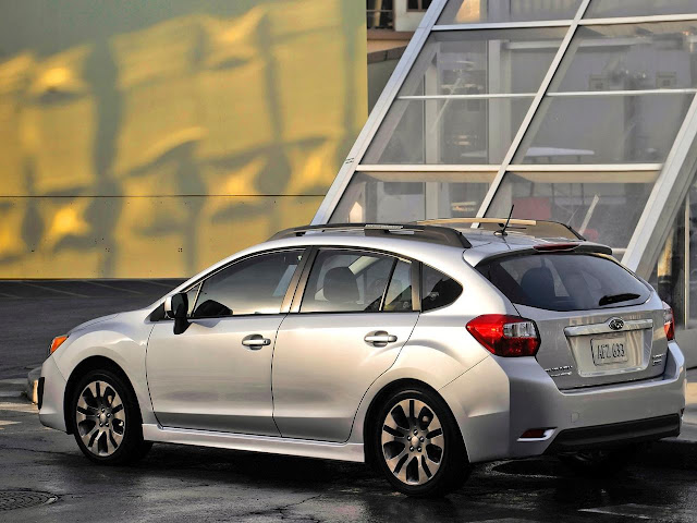 Subaru Impreza photos 2012