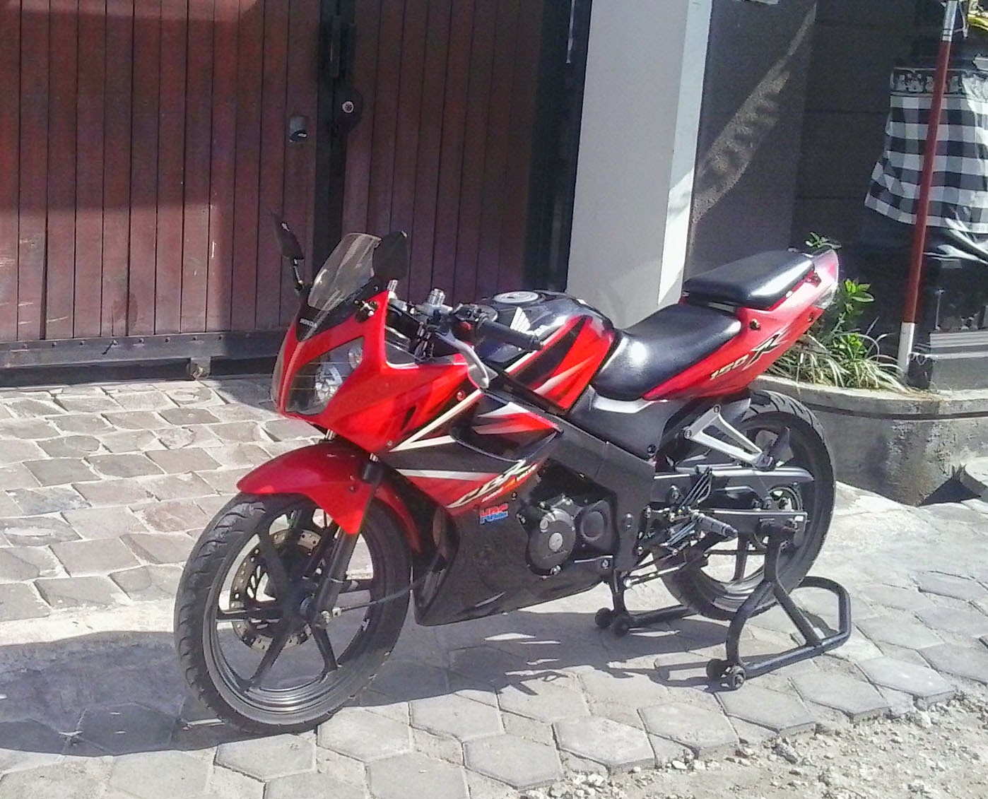 ACR Blog Mencicipi Honda CBR 150R Spek Bengis