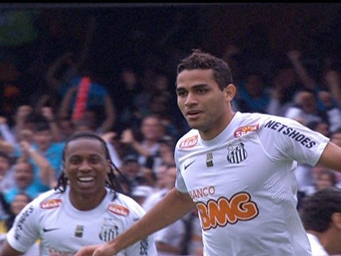 Santos de Neymar vence, iguala Tri de Santos de Pelé e entra para a história