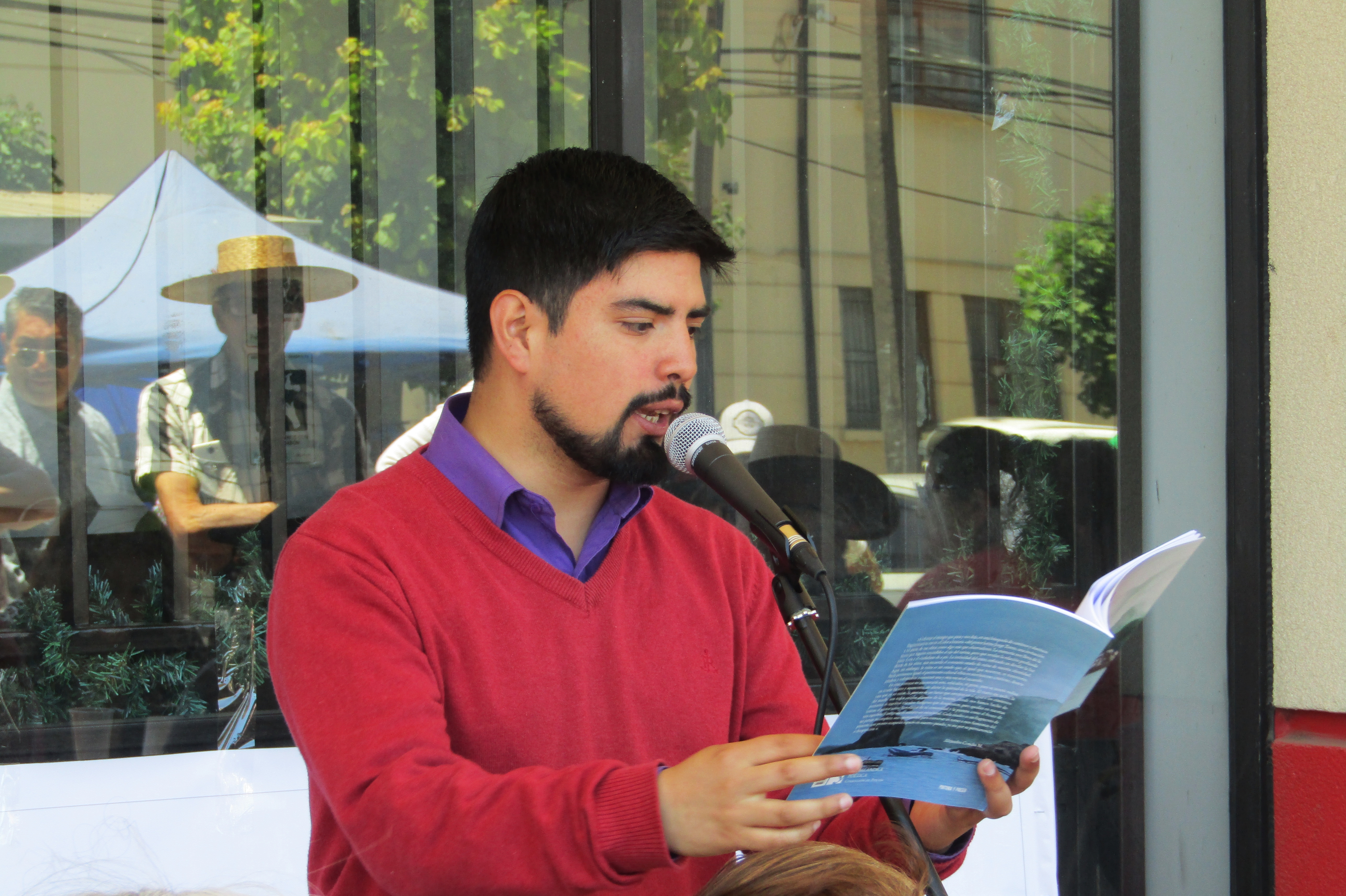 Poeta y escritor de Lota Alejandro Concha M.