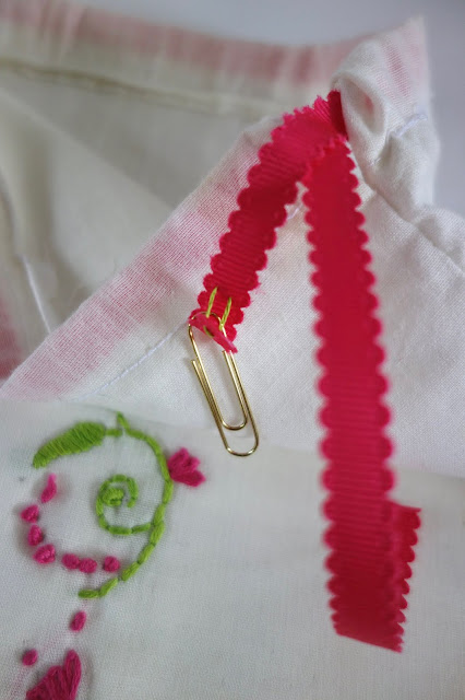 simple embroidery stitches, easy embroidery crafts, fabric crafts, hand sewing projects, DIY shoe bag, handmade shoe bag, how to make a shoe bag, blah to TADA, how to insert a ribbon in a fabric pouch, paper clip tricks,