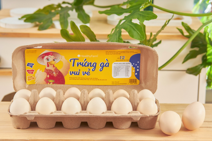 Vừa qua, HealthyFarm đã cho ra mắt sản phẩm trứng gà đầu tiên được nuôi theo hình thức nhân đạo có tên 'Trứng gà vui vẻ'. Ảnh: CTCC.
