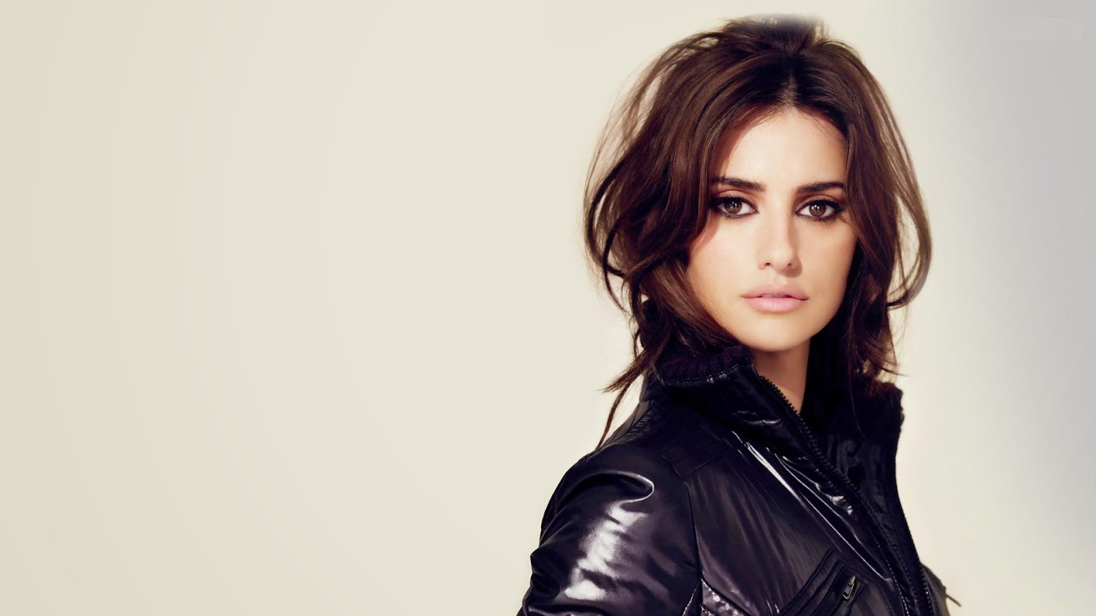 Penelope Cruz Hyper Star Hd Wallpapers