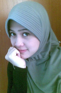 Foto Cewek Jilbab Terbaru 2012 | Kumpulan Gambar Cantik Cewek Berjilbab 2012