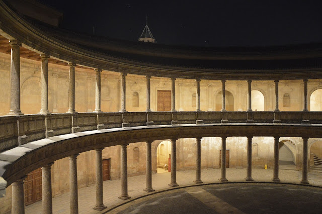 Nocne zwiedzanie Alhambry. Pałac Nasrydów