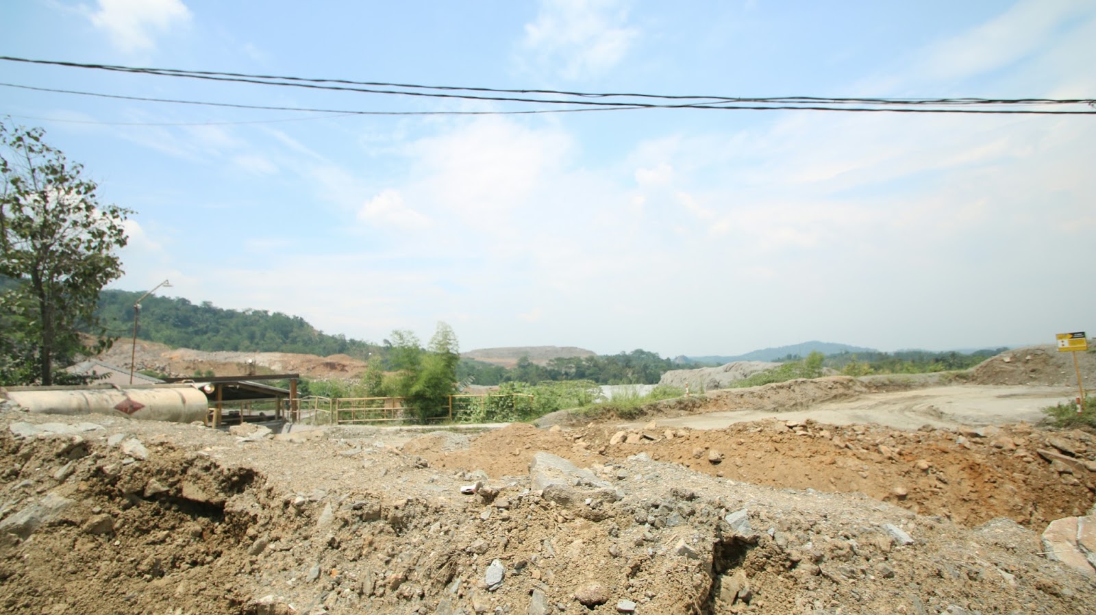 Curug Rahong dan Danau Quarry Jayamix:Keindahan di Tengah ...