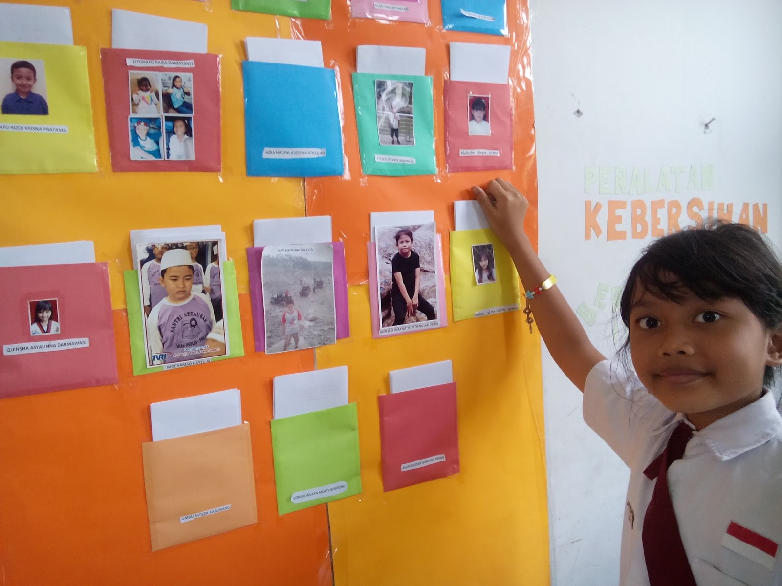  Gerakan Literasi  Sekolah Jurnal Baca di  Kelas  Kami 