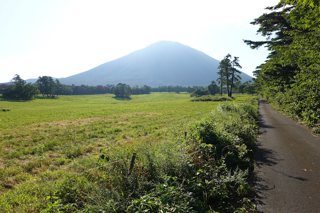 鳥取県西伯郡伯耆町小林　だいせん牧場　大山の眺望