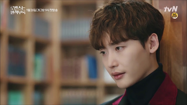 Lee Jong Suk Berbagi Foto Dibalik Layar "Romance is a Bonus Book"