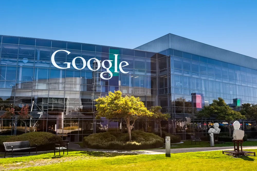 Akhirnya di Dalam Negeri Sendiri, Google Bayar Denda Antimonopoli US$700 Juta  Artikel ini telah tayang di Selular.id Akhirnya di Dalam Negeri Sendiri, Google Bayar Denda Antimonopoli US$700 Juta | Selular.ID