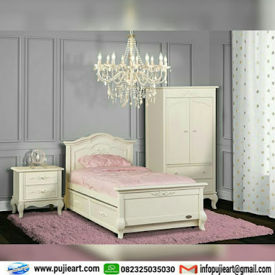 satu set kamar tidur dan lemari minimalis warna pink