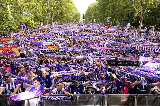 Celebración del ascenso en el Paseo Central del Campo Grande. REAL VALLADOLID C. F. 3 S. D. HUESCA 0 Domingo 29/05/2022, 20:00 horas. Campeonato de Liga de 2ª División, jornada 42. Valladolid, estadio José Zorrilla: 22.397 espectadores.