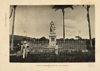 Statue de Joséphine (avant sa destruction)